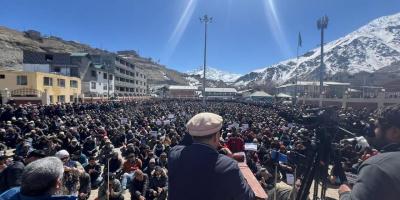 Thousands of people gathered in Kargil town of Ladakh to extend support to Sonam Wangchuk who has been on a fast to demand constitutional safeguards for the region. Photo: Special arrangement
