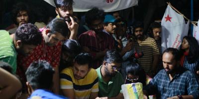 SFI students during the counting of votes at JNU. Photo: Atul Ashok Howale.