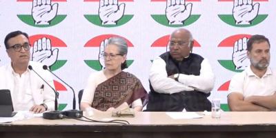 Congress leaders at the press conference on Thursday about the freezing of party accounts. Photo: Screengrab from video