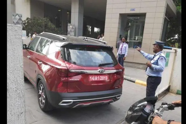 You will get better iron arrive Kia Seltos With Dual-tone Colour Scheme Spotted In Bangalore