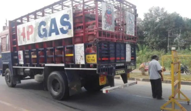 Maneka urges govt to bring down LPG cylinder prices too | udayavani